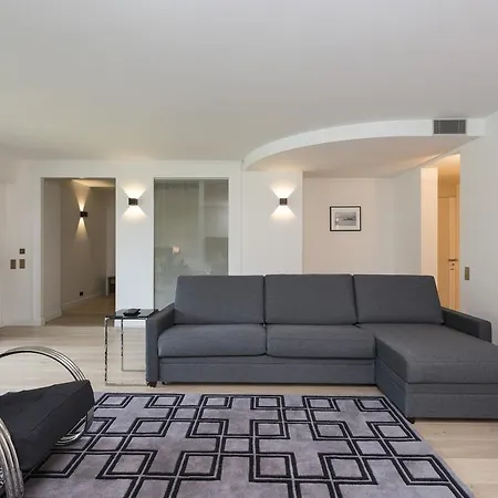 포슈 트리옹프 * 파리